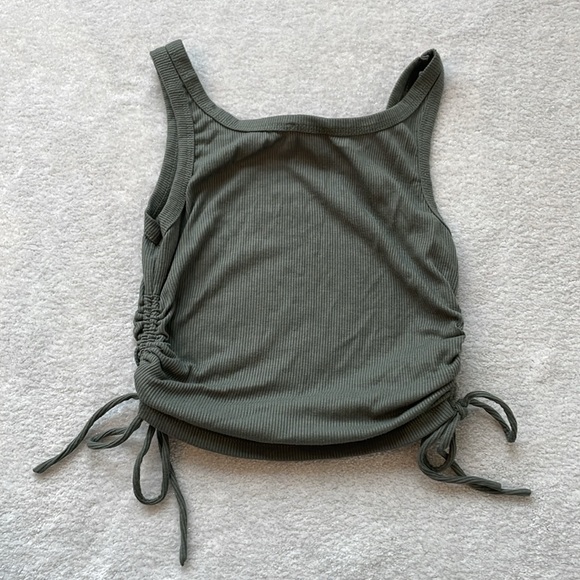 Princess Polly Madelyn Top in Green US 4 - Picture 6 of 10